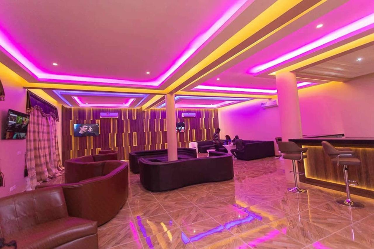 The Platinum Bay Hotel Birekuso Buitenkant foto